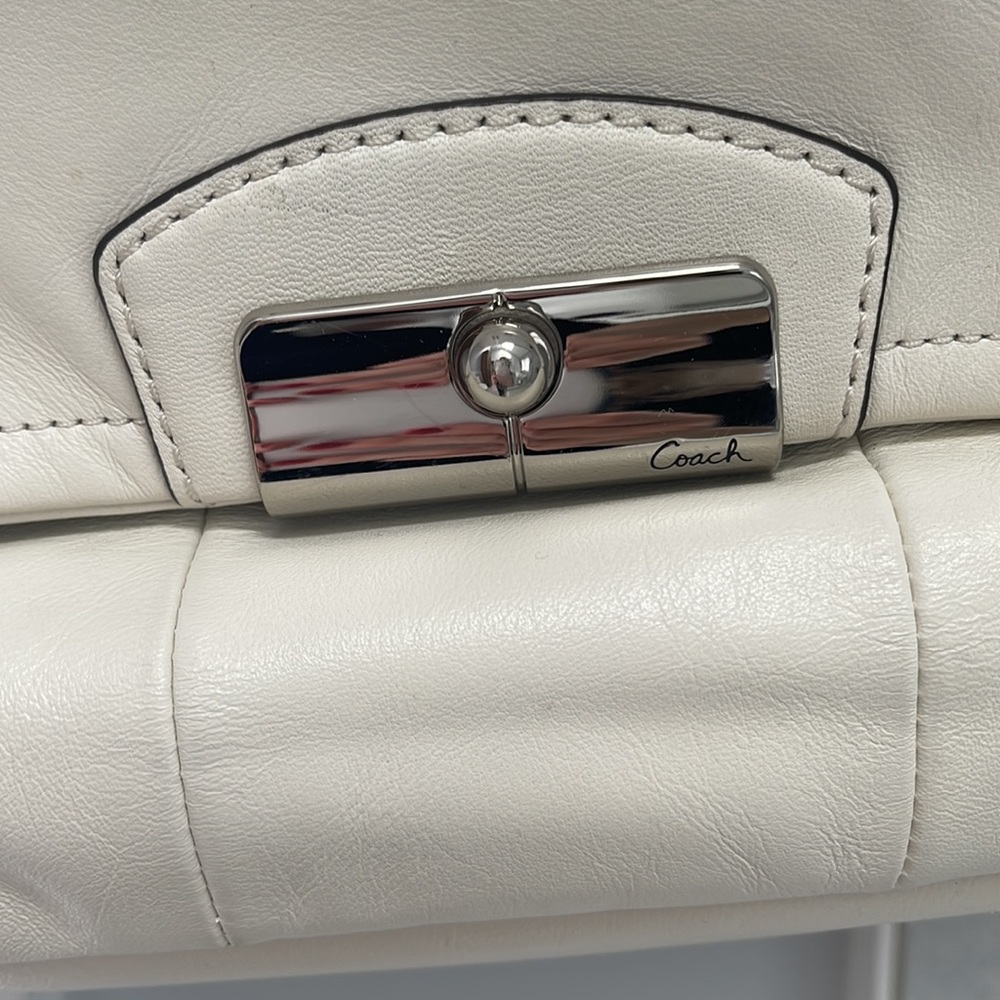 Leather Coach shoulder bag - Picture 2 of 6